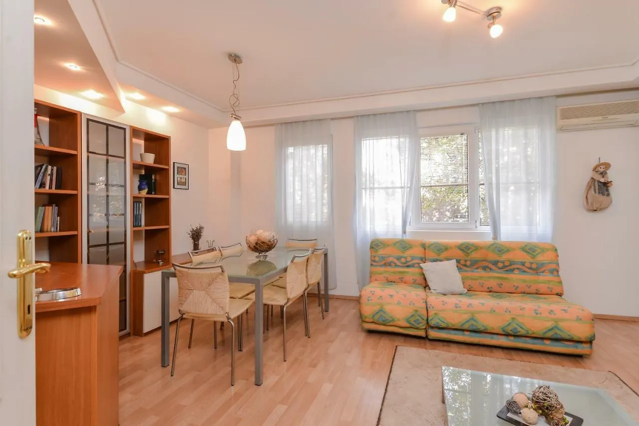 Lion'S Bridge Sunny One Bedroom Apartment Sofia Bulgaria